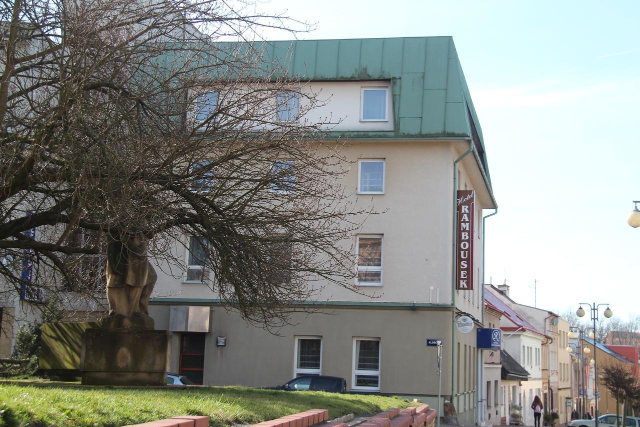 Hotel Rambousek Nové Město nad Metují Bagian luar foto