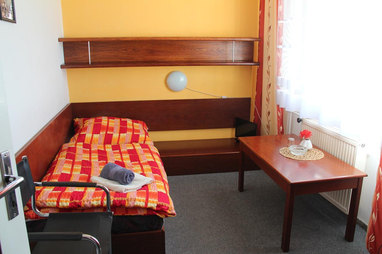 Hotel Rambousek Nové Město nad Metují Bagian luar foto